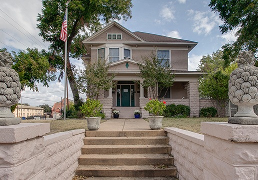 Pantego home exterior before painting